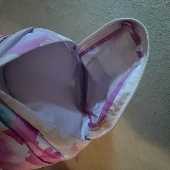 Jan-sport Back pack plenty of storage and Organization - Picture 5 of 9